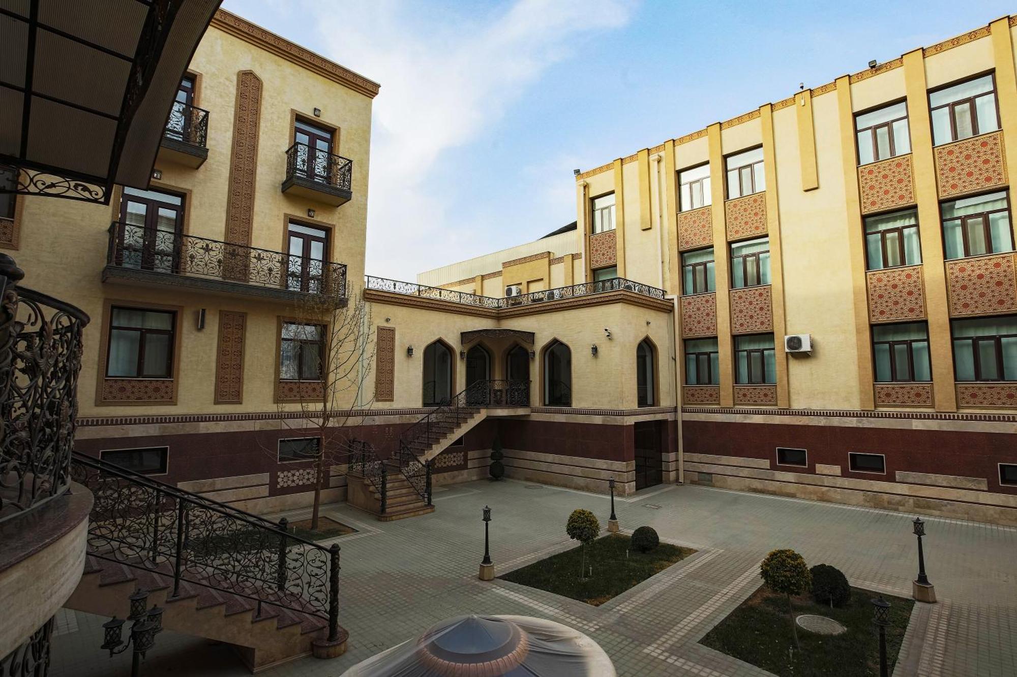 Hotel Zargaron Plaza Bukhara Esterno foto