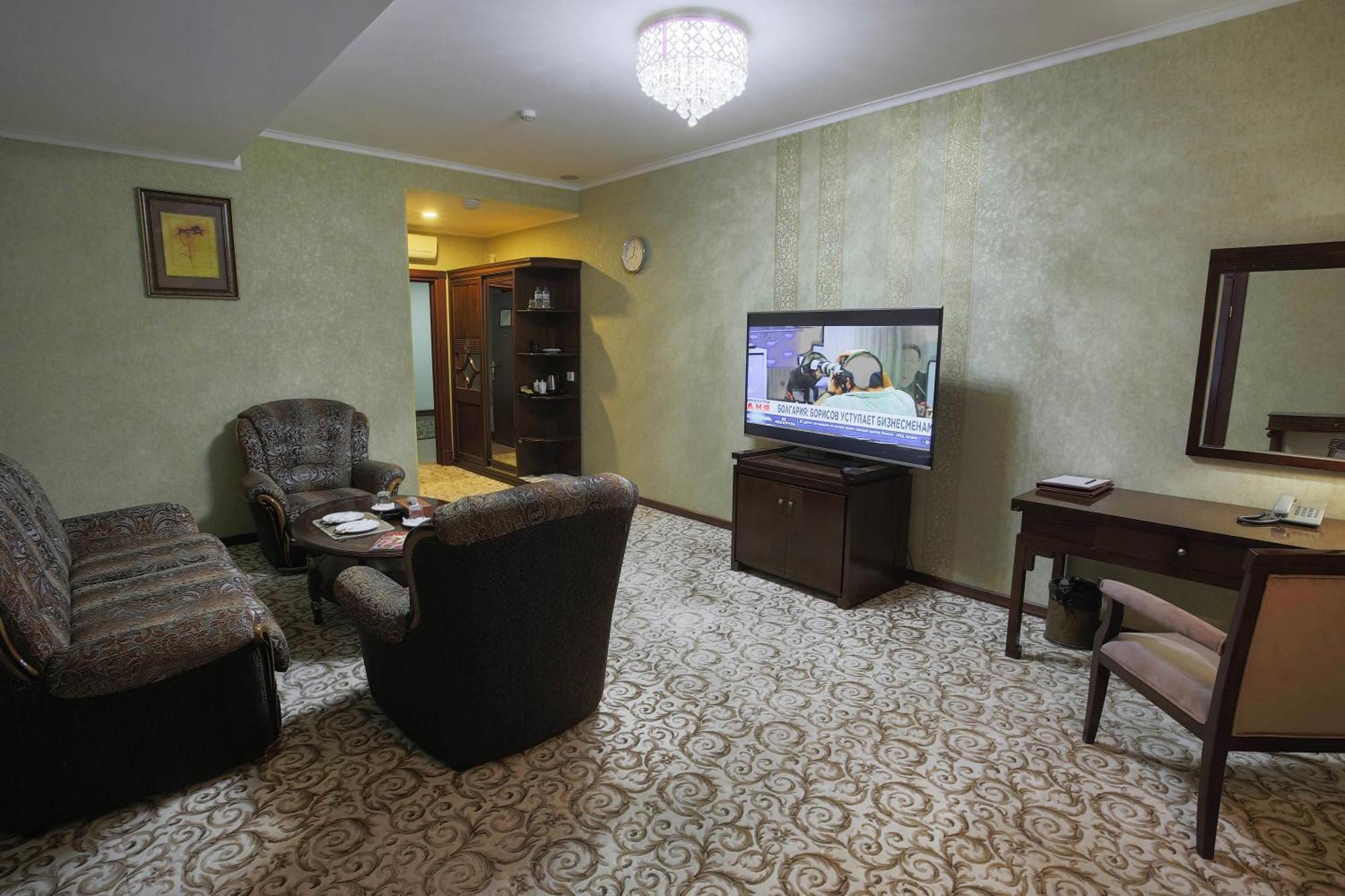 Hotel Zargaron Plaza Bukhara Esterno foto
