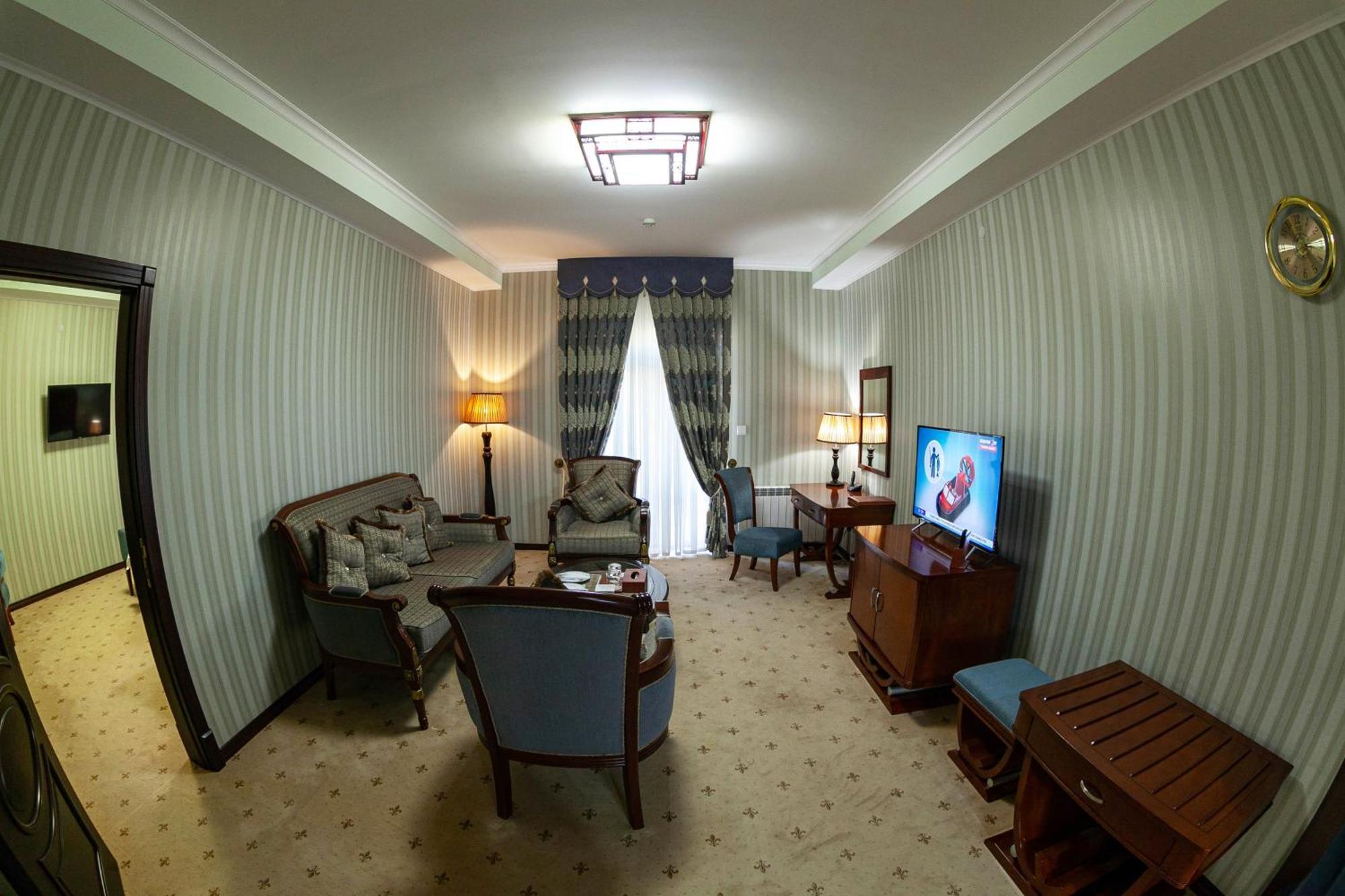 Hotel Zargaron Plaza Bukhara Esterno foto