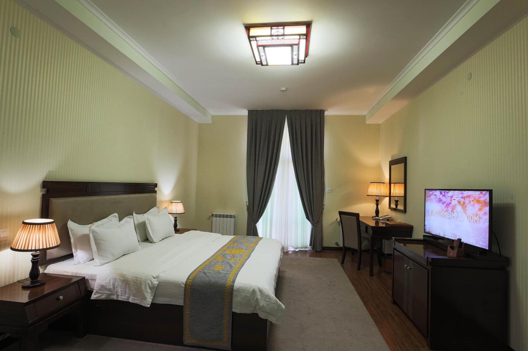 Hotel Zargaron Plaza Bukhara Esterno foto