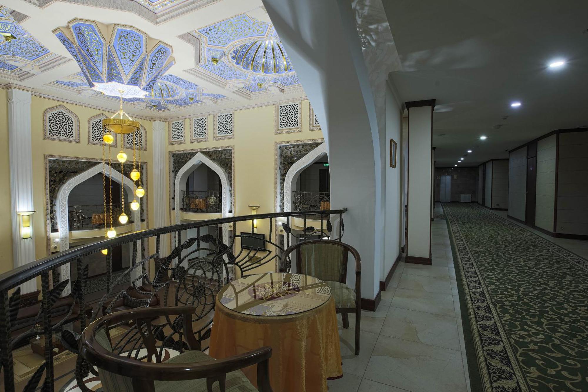 Hotel Zargaron Plaza Bukhara Esterno foto