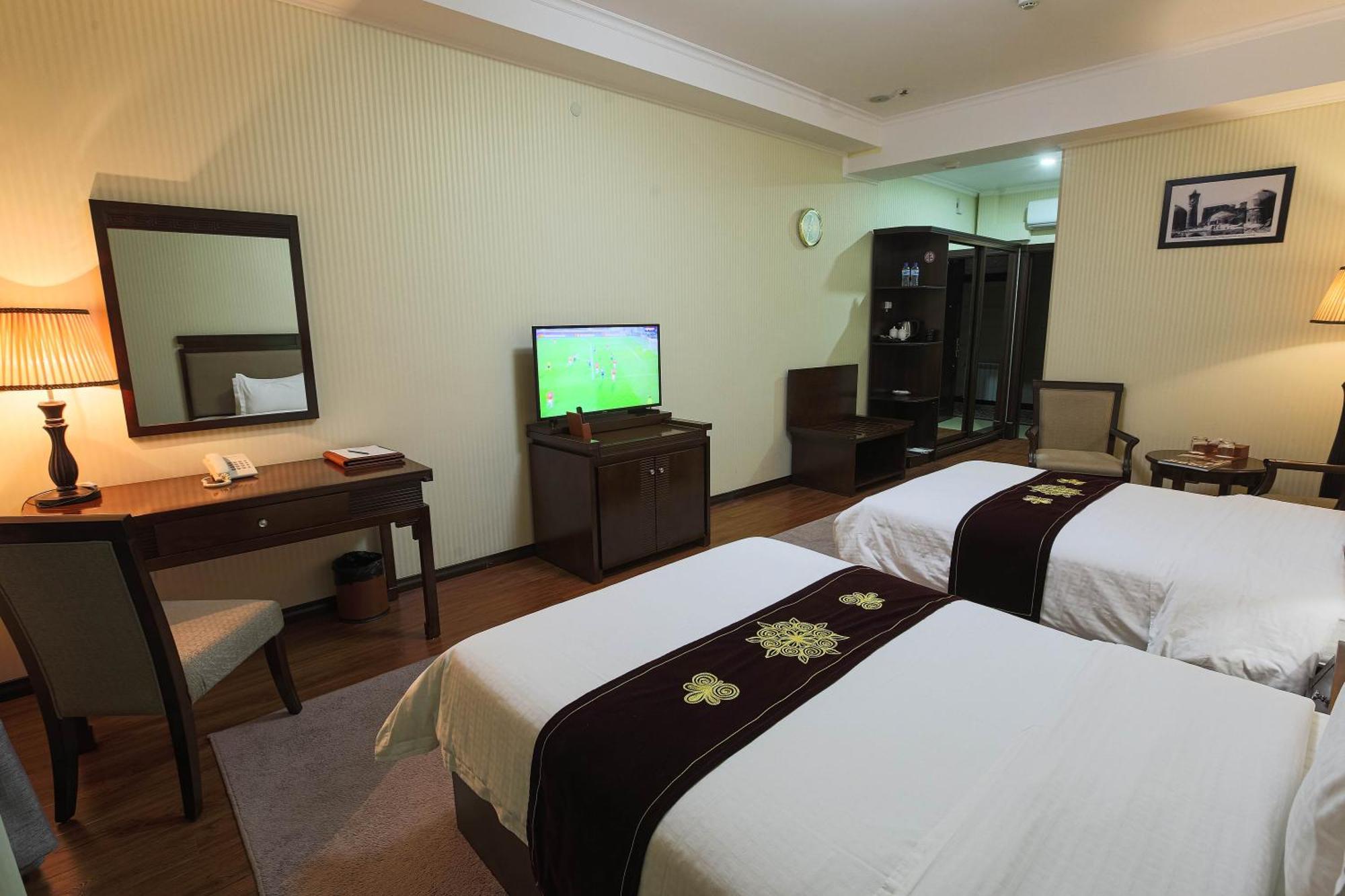 Hotel Zargaron Plaza Bukhara Esterno foto